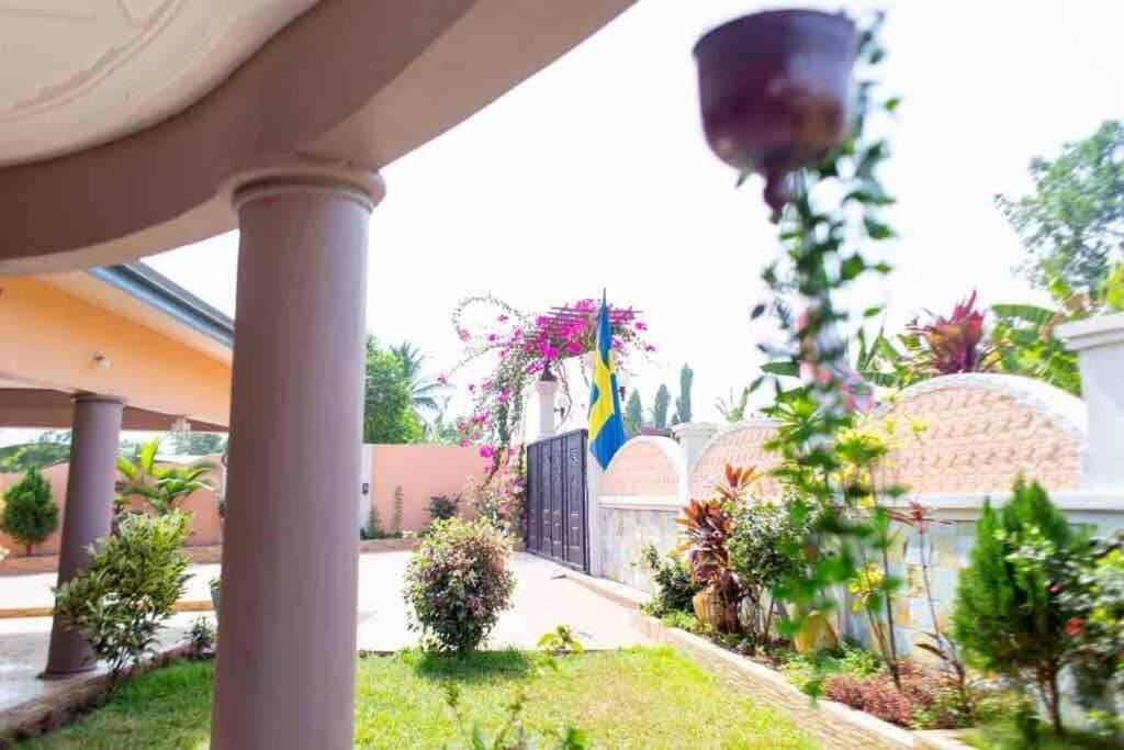 Nana Adu Guest House Koforidua Bagian luar foto