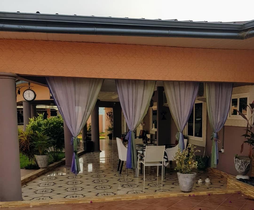 Nana Adu Guest House Koforidua Bagian luar foto