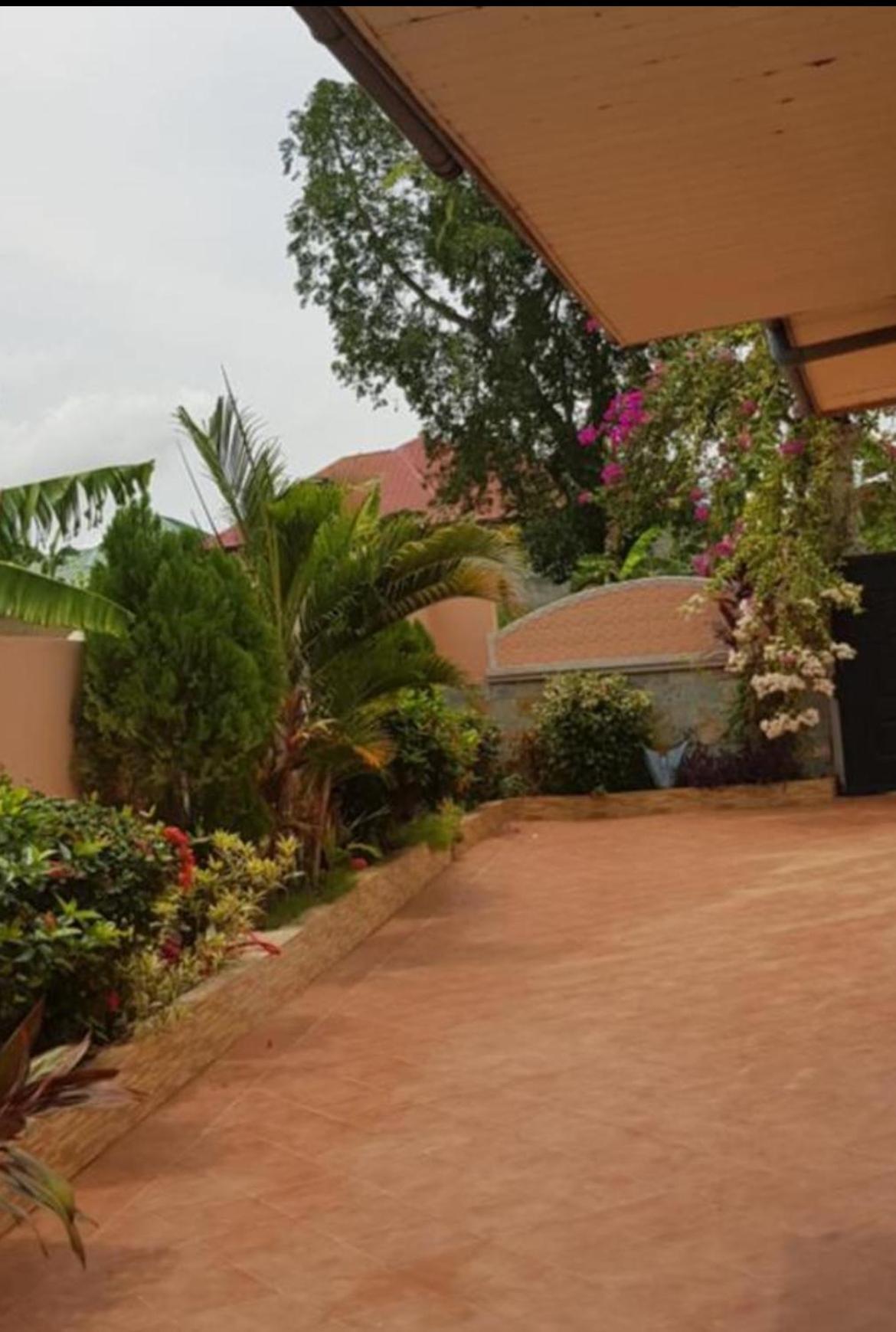 Nana Adu Guest House Koforidua Bagian luar foto