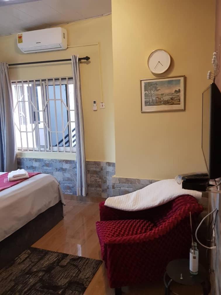 Nana Adu Guest House Koforidua Bagian luar foto